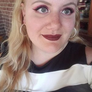 Meet your Posher, Salem marie